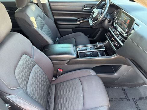 Used 2022 Nissan Pathfinder SV FWD image 10