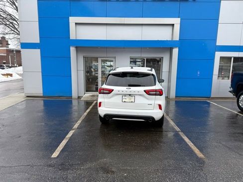 Used 2024 Ford Escape ST-Line Select w/ Tech Pack #2 image 7