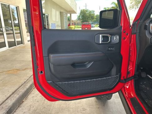 Certified 2022 Jeep Gladiator Mojave w/ Trailer Tow Package image 38