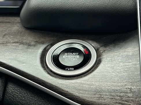 Certified 2023 Jeep Grand Cherokee 4WD 4xe w/ Luxury Tech Group II image 29