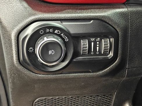 Used 2018 Jeep Wrangler Unlimited Rubicon AWD/4WD image 52