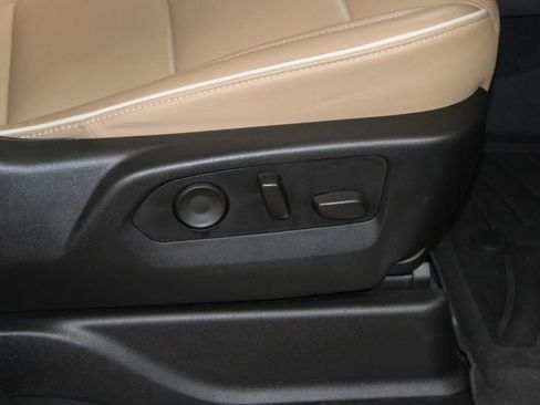 Used 2021 Chevrolet Tahoe Premier w/ Premium Package AWD/4WD image 27