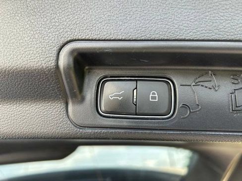 Used 2021 Ford Explorer XLT w/ Equipment Group 202A AWD/4WD image 47
