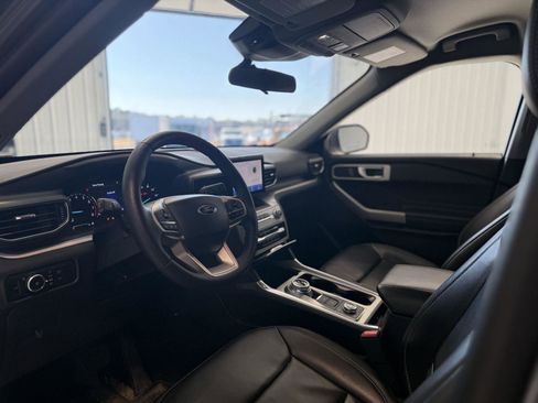 Used 2023 Ford Explorer XLT w/ Equipment Group 202A image 13