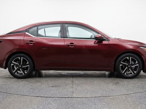 Used 2025 Nissan Sentra SV FWD image 11