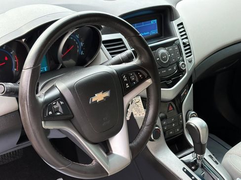 Used 2012 Chevrolet Cruze LT image 11