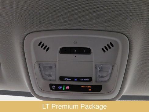 Used 2020 Chevrolet Traverse LT w/ LT Premium Package image 47