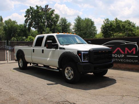 Used 2011 Ford F250 XLT w/ XLT Interior Pkg image 4
