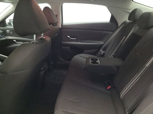 Used 2025 Hyundai Elantra SEL image 18