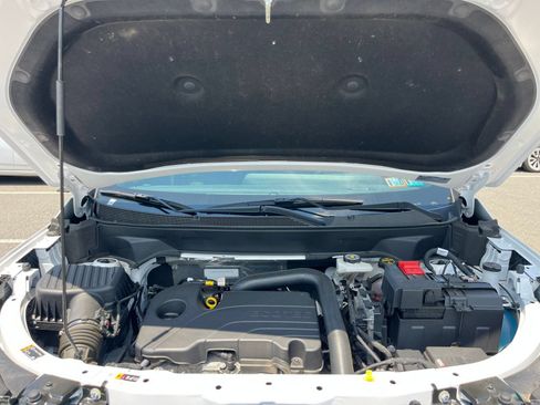 Used 2025 Chevrolet Equinox LT FWD image 32