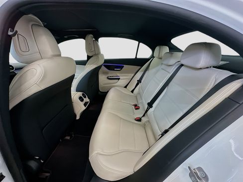 Used 2025 Mercedes-Benz C 300 4MATIC Sedan image 29