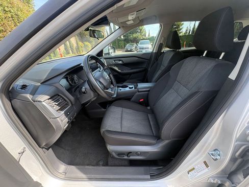 Used 2025 Nissan Rogue SV AWD/4WD image 29