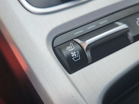 Used 2019 Kia Stinger GT2 AWD/4WD image 21