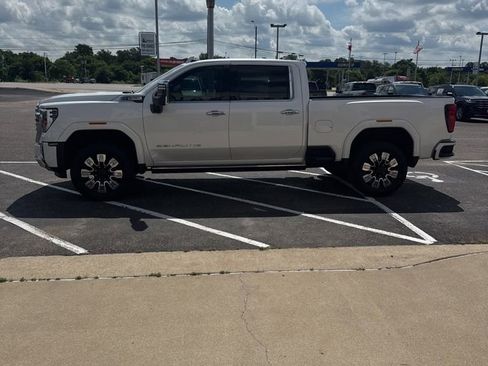 Used 2024 GMC Sierra 2500 Denali w/ Denali Reserve Package AWD/4WD image 9