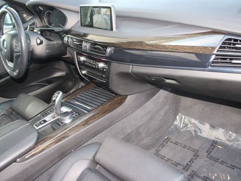 Used 2018 BMW X5 xDrive50i image 34