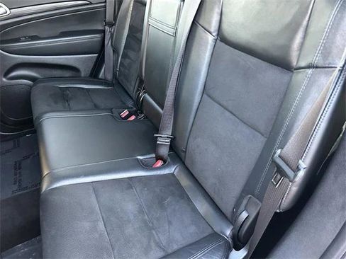 Certified 2022 Jeep Grand Cherokee Laredo X image 11