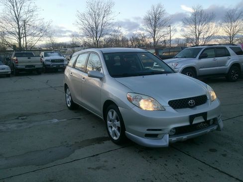 Used 2004 Toyota Matrix XRS image 3