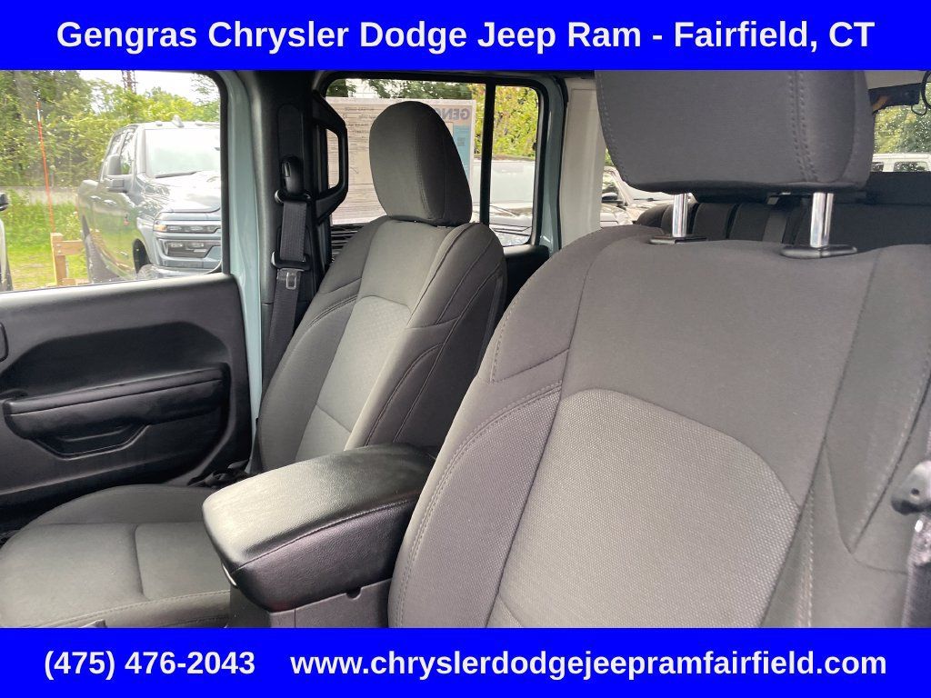 Used 2023 Jeep Wrangler Unlimited w/ Sun & Screen Package AWD/4WD image 47