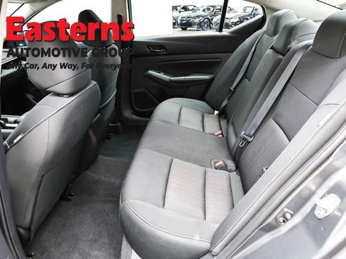 Used 2025 Nissan Altima 2.5 SV FWD image 21
