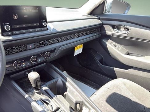 Used 2025 Honda Accord LX image 22