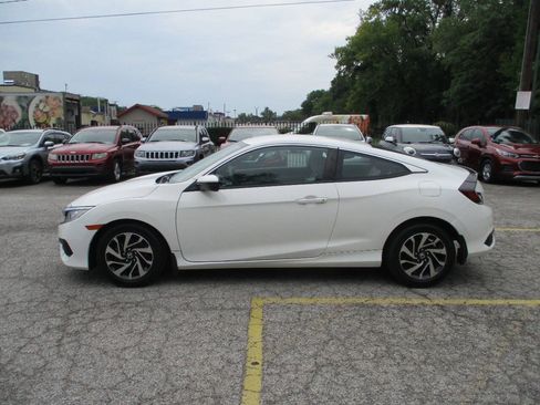 Used 2018 Honda Civic LX image 9