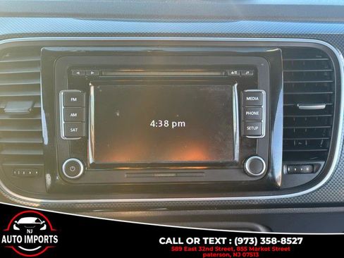 Used 2013 Volkswagen Beetle 2.0T image 19