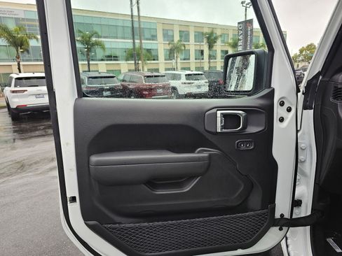 New 2026 Jeep Gladiator Sport image 20