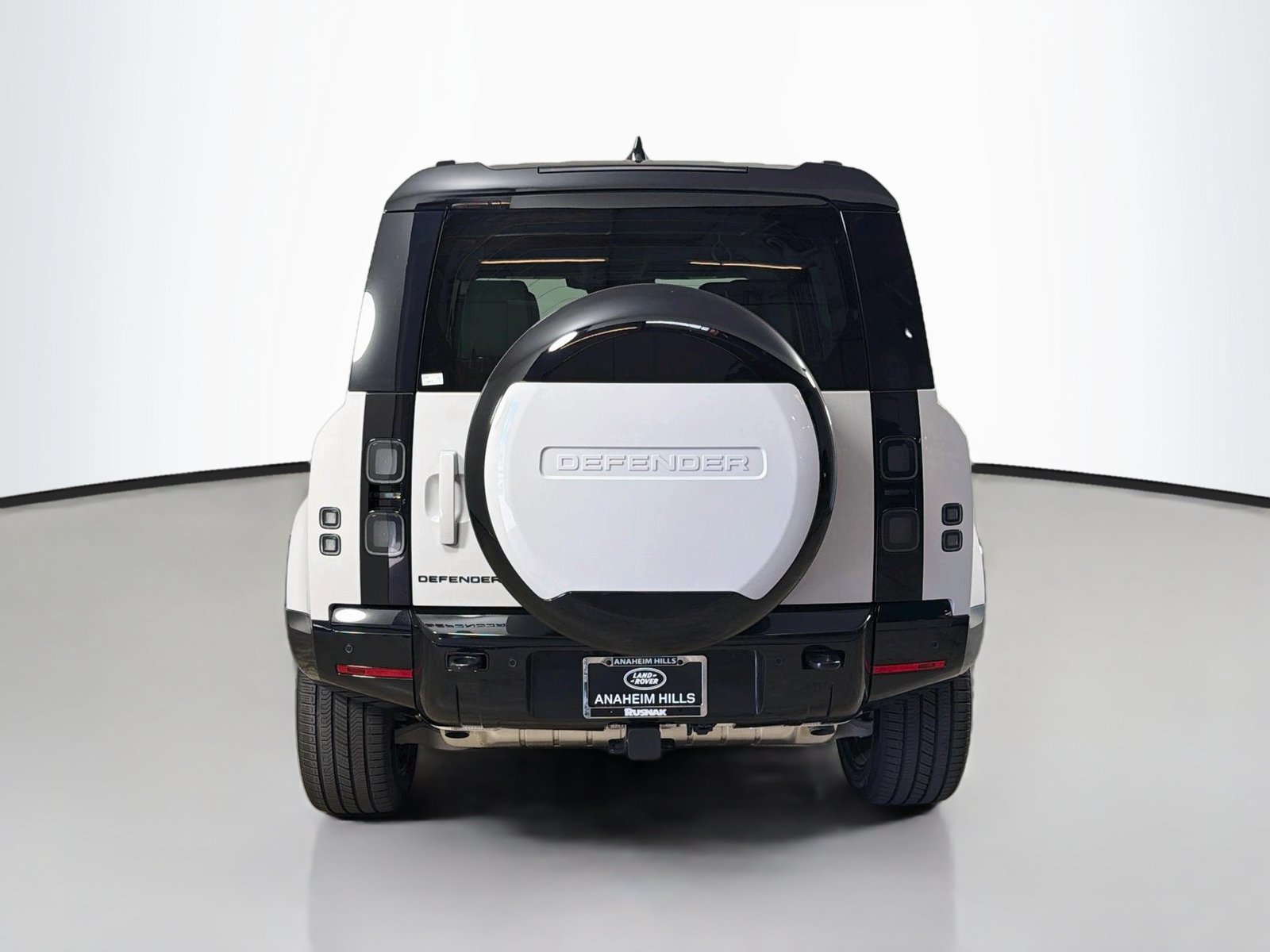Used 2026 Land Rover Defender 110 X-Dynamic SE AWD/4WD image 4