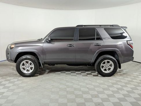 Used 2016 Toyota 4Runner SR5 AWD/4WD image 6