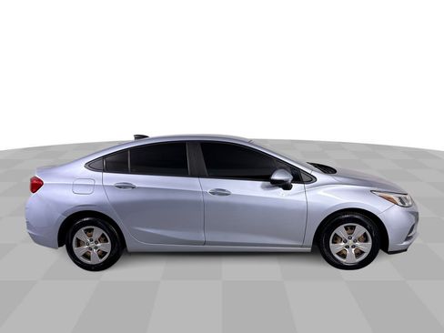 Used 2018 Chevrolet Cruze LS image 45