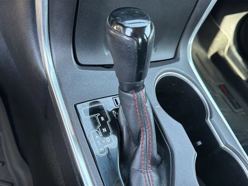 Used 2015 Toyota Camry SE FWD image 19