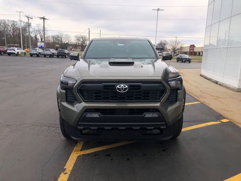 New 2026 Toyota Tacoma TRD Sport AWD/4WD image 2