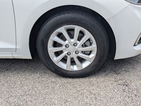 Used 2021 Hyundai Accent SEL FWD image 11