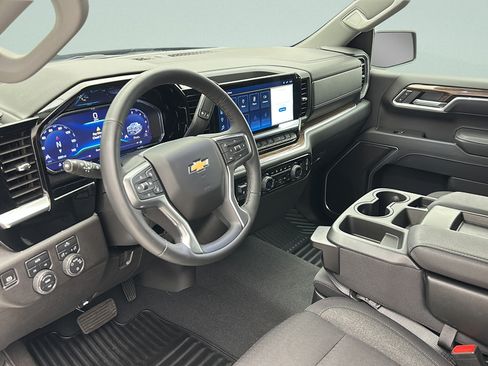 Used 2025 Chevrolet Silverado 1500 LT AWD/4WD image 15