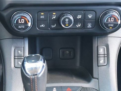 Used 2019 GMC Acadia SLT image 17