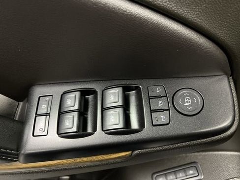 Certified 2019 GMC Yukon Denali w/ Denali Ultimate Package image 24