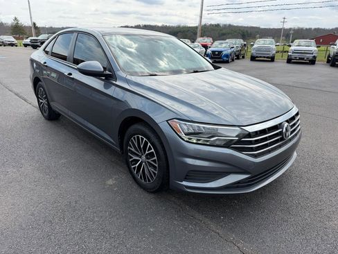 Used 2020 Volkswagen Jetta SEL image 3