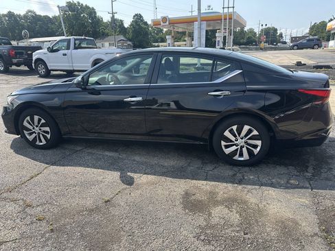 Used 2019 Nissan Altima 2.5 S FWD image 7