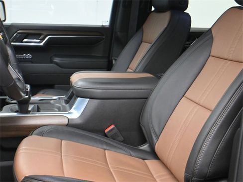 Used 2024 Chevrolet Silverado 1500 High Country image 10