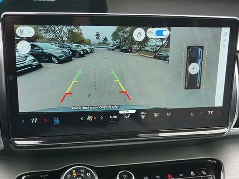 Used 2025 Ford Expedition Platinum w/ Driver's Package image 18