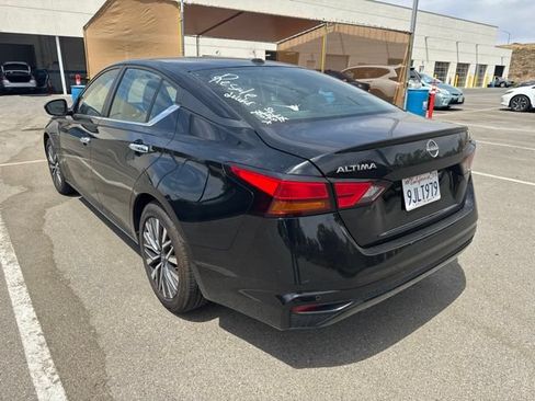 Used 2024 Nissan Altima 2.5 SV FWD image 3