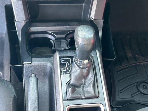 Used 2021 Toyota Tacoma SR5 RWD image 23