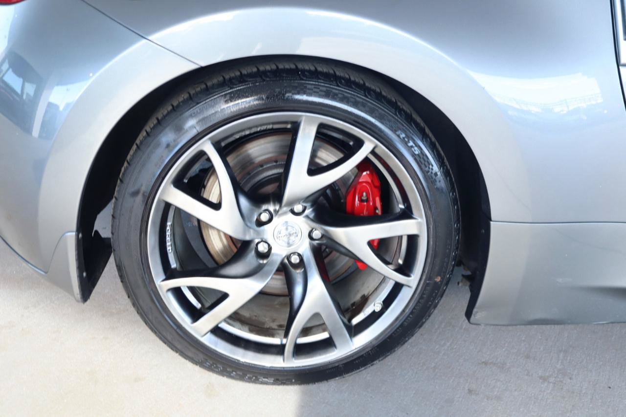 Used 2016 Nissan 370Z Coupe RWD image 6
