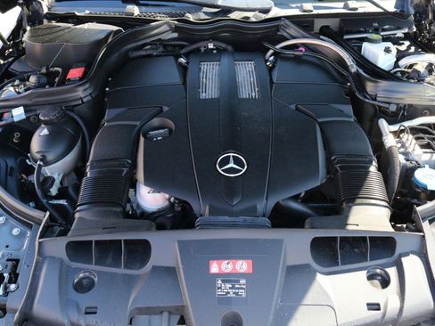 Used 2017 Mercedes-Benz E 400 4MATIC Coupe image 28
