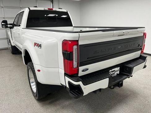 Used 2026 Ford F450 Platinum w/ FX4 Off-Road Package AWD/4WD image 8
