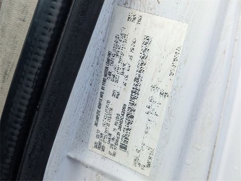 Used 2017 Ford E-350 and Econoline 350 Super Duty image 17