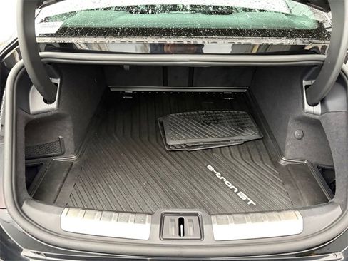 Used 2022 Audi e-tron GT Premium Plus w/ Performance Package image 26