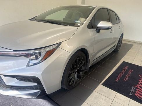 Used 2026 Toyota Corolla SE FWD image 3