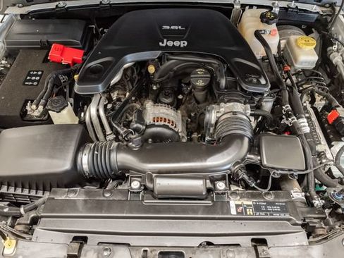 Used 2020 Jeep Wrangler Unlimited Rubicon AWD/4WD image 3