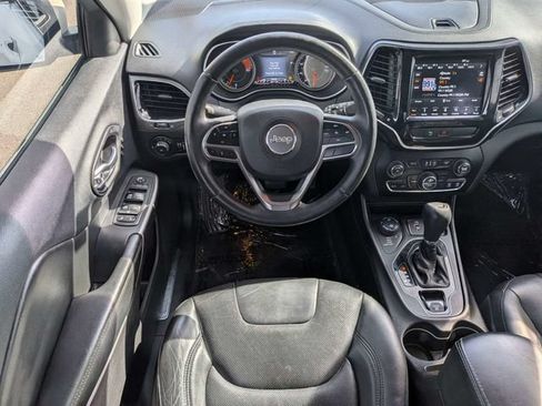 Used 2019 Jeep Cherokee Limited AWD/4WD image 16